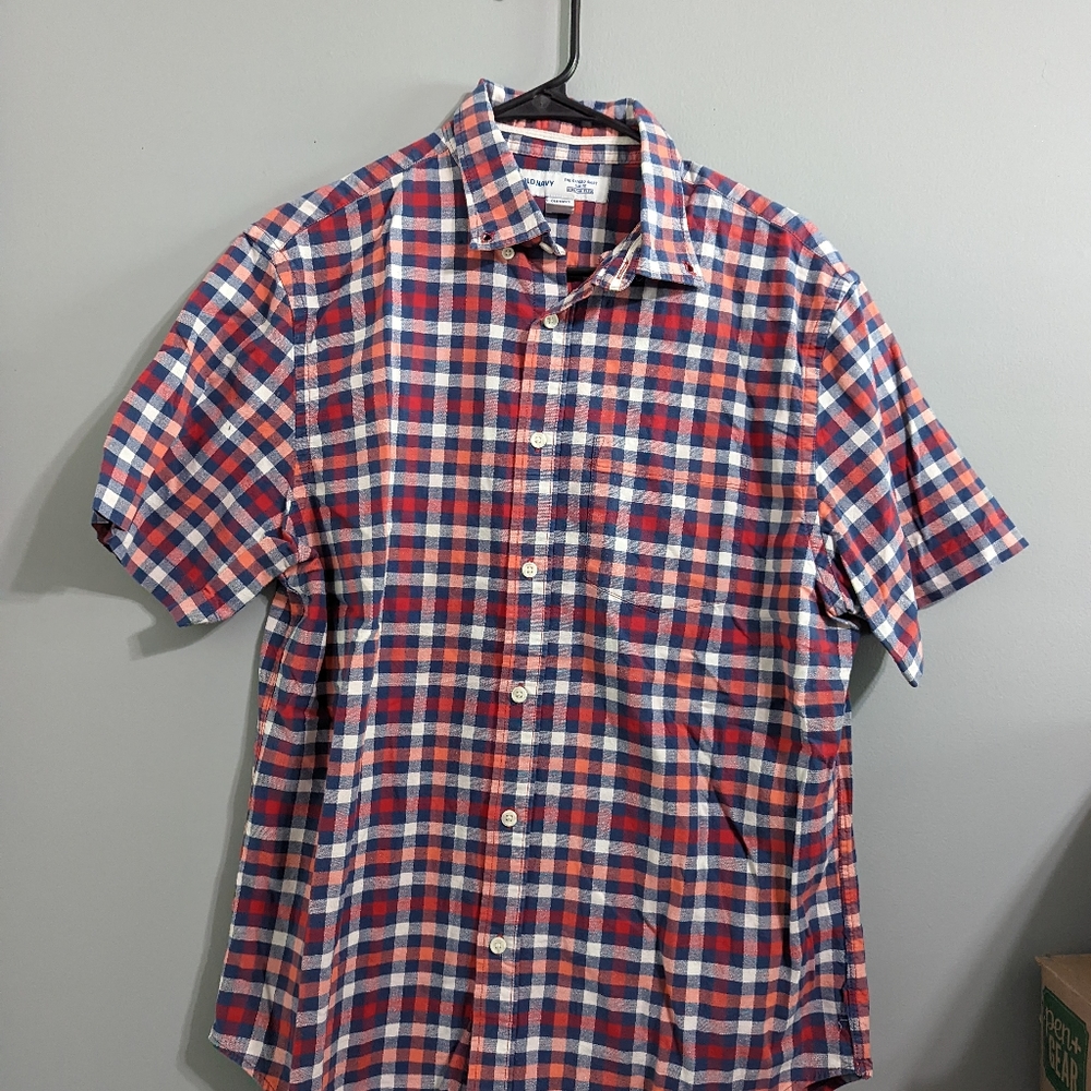 Old navy oxford slim fit built-in flex button up red, white & blue Plaid L shirt